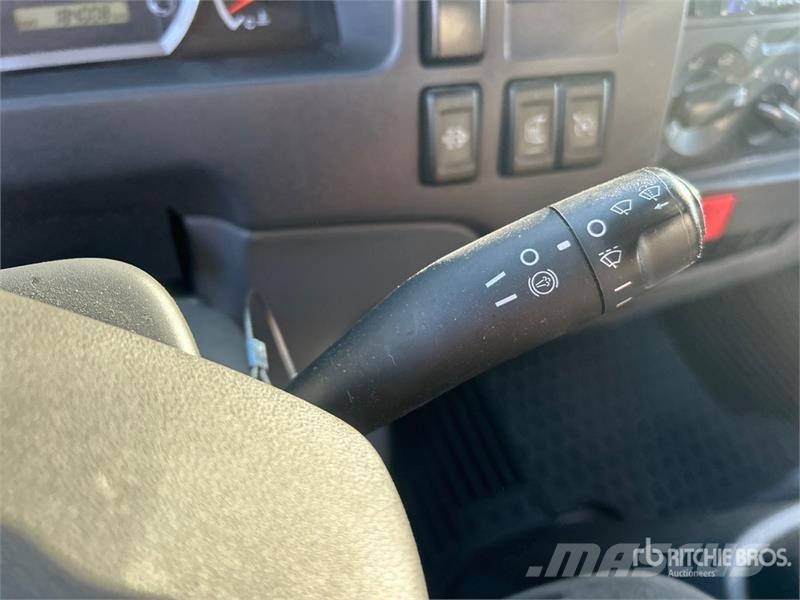 Isuzu NRR Kapali kasa kamyonlar
