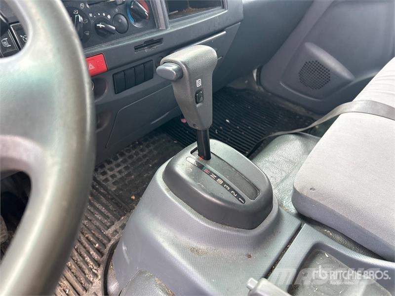 Isuzu NRR Kofferaufbau