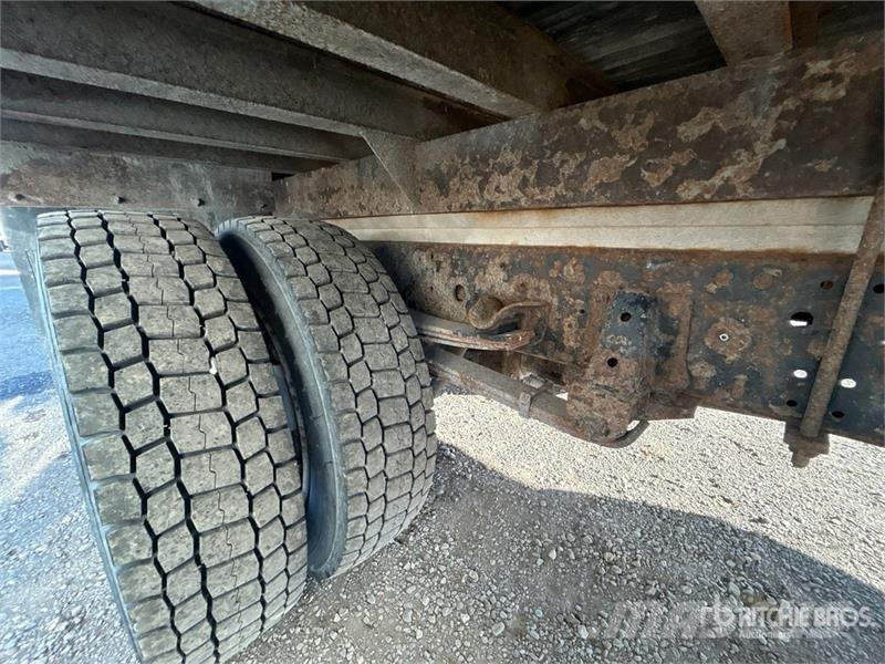Isuzu NRR Фургони