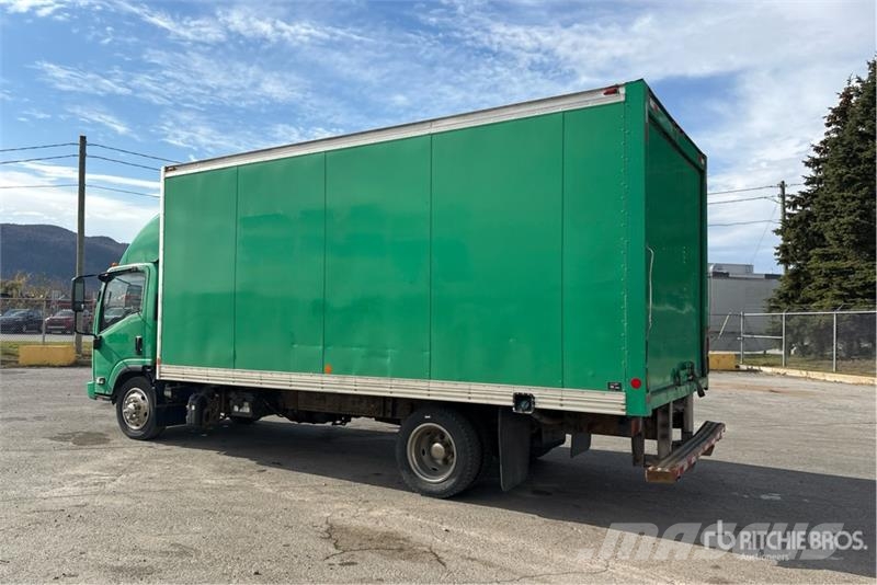 Isuzu NRR Bakwagens met gesloten opbouw