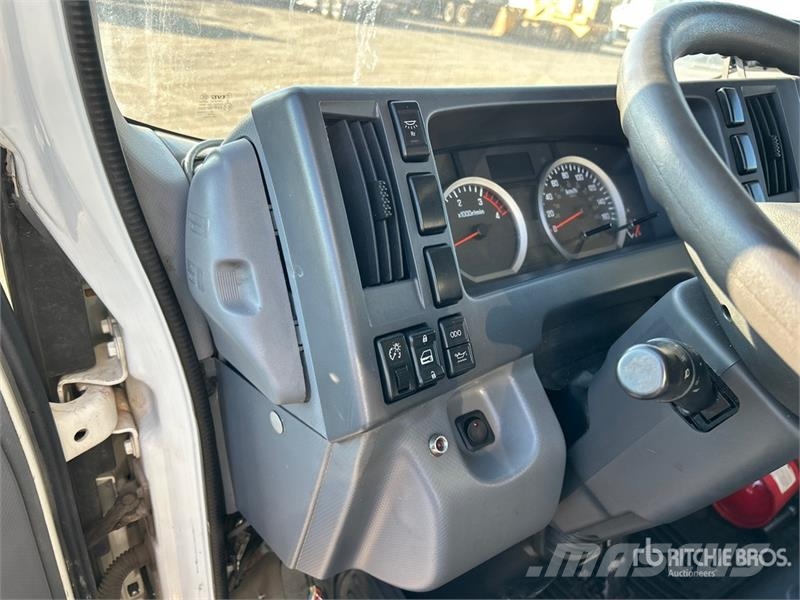 Isuzu NRR Temperature controlled trucks