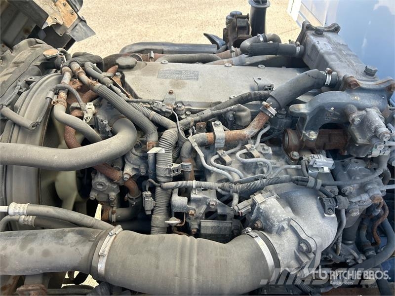 Isuzu NRR Dobozos teherautók