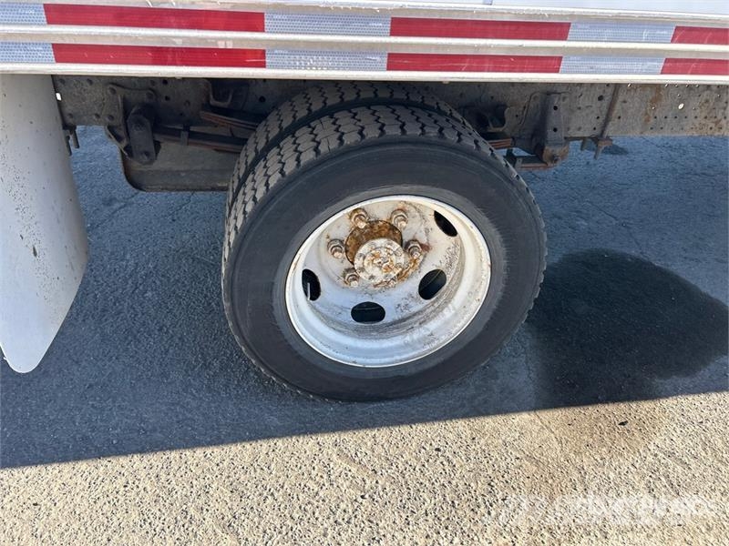 Isuzu NRR Dobozos teherautók