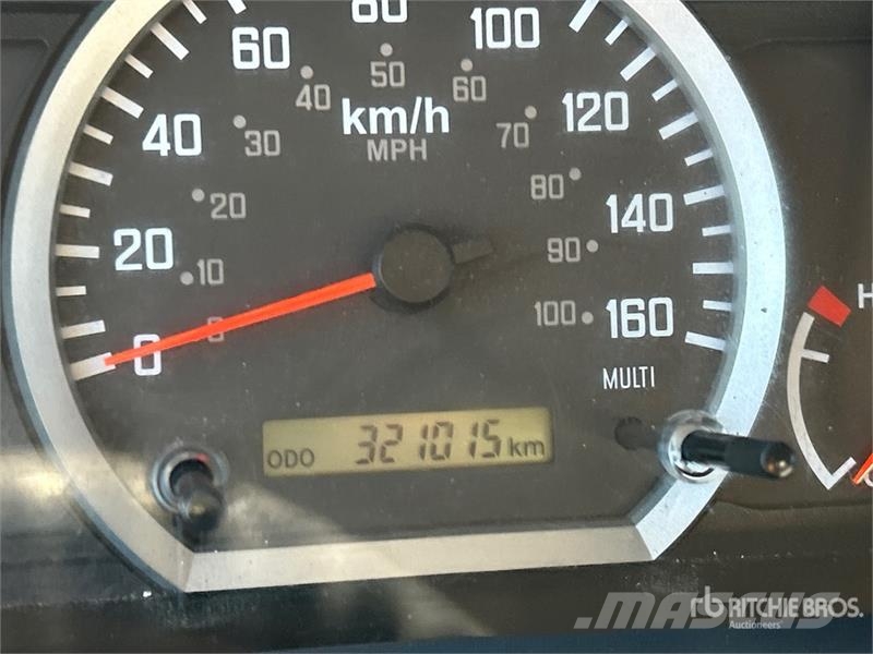 Isuzu NRR Temperature controlled trucks