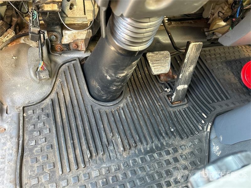 Isuzu NRR Temperature controlled trucks