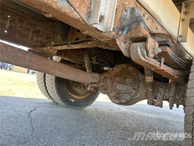 Isuzu NRR Dobozos teherautók