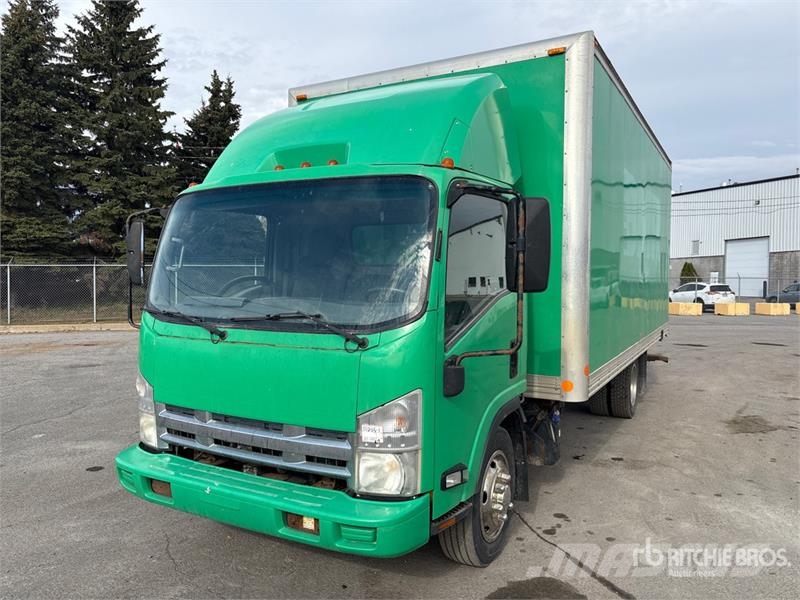Isuzu NRR Bakwagens met gesloten opbouw