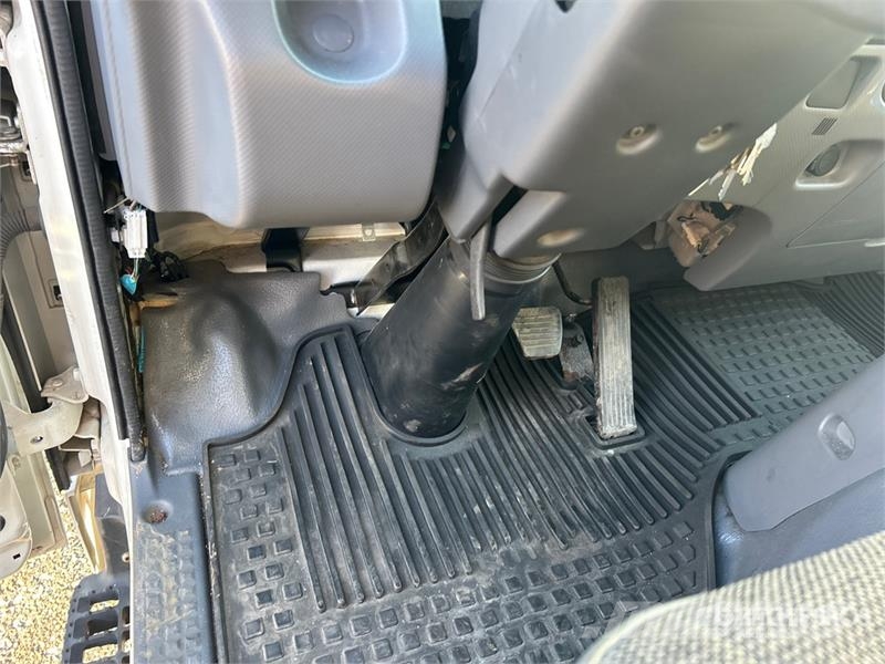 Isuzu NRR Kapali kasa kamyonlar