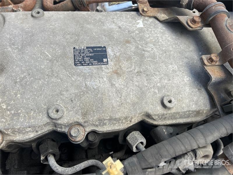 Isuzu NRR Фургони