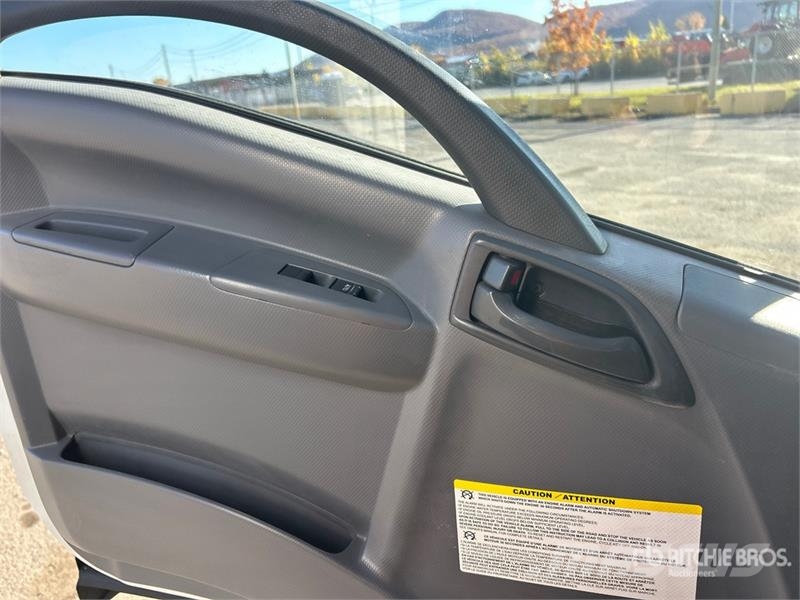 Isuzu NRR Dobozos teherautók