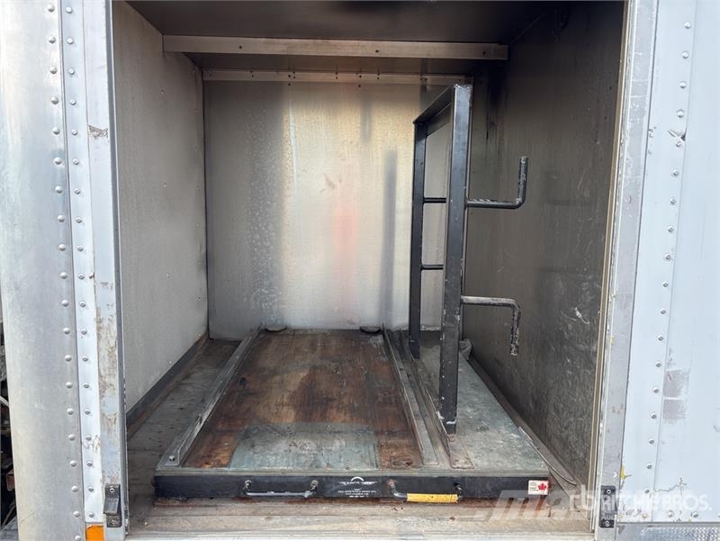 Isuzu NRR Camiones caja cerrada
