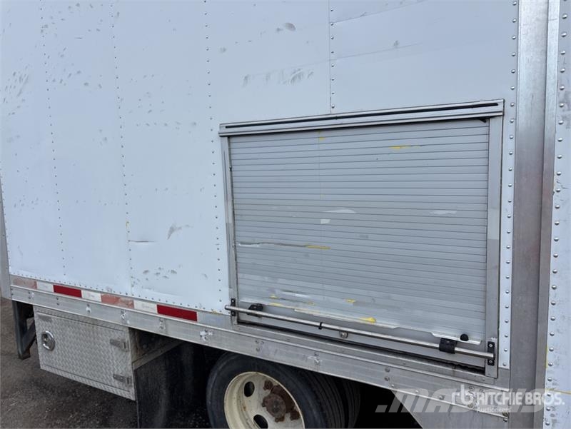 Isuzu NRR Camiones caja cerrada