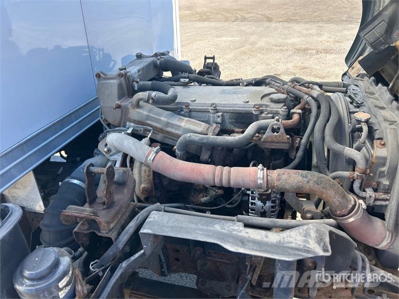 Isuzu NRR Dobozos teherautók