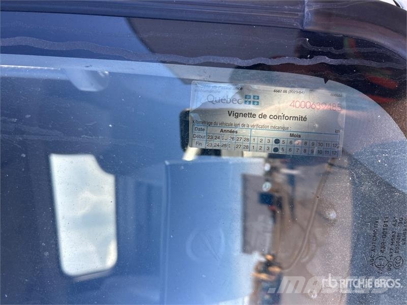Isuzu NRR Dobozos teherautók