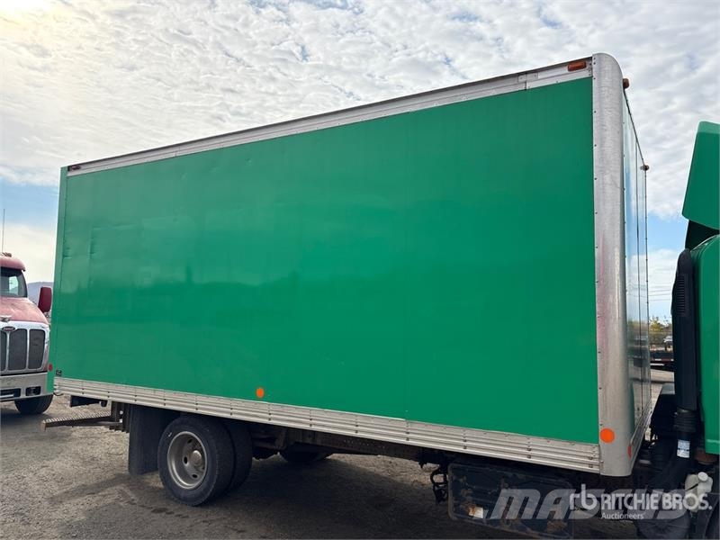 Isuzu NRR Bakwagens met gesloten opbouw
