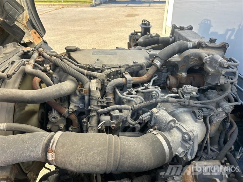 Isuzu NRR Dobozos teherautók
