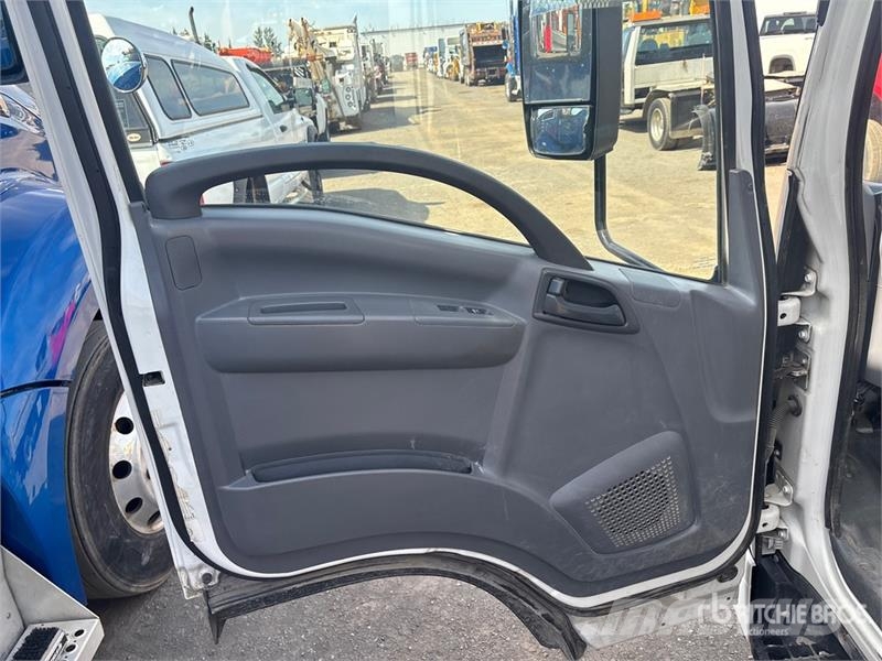 Isuzu NRR 4x2 Flatbed Truck Planbiler