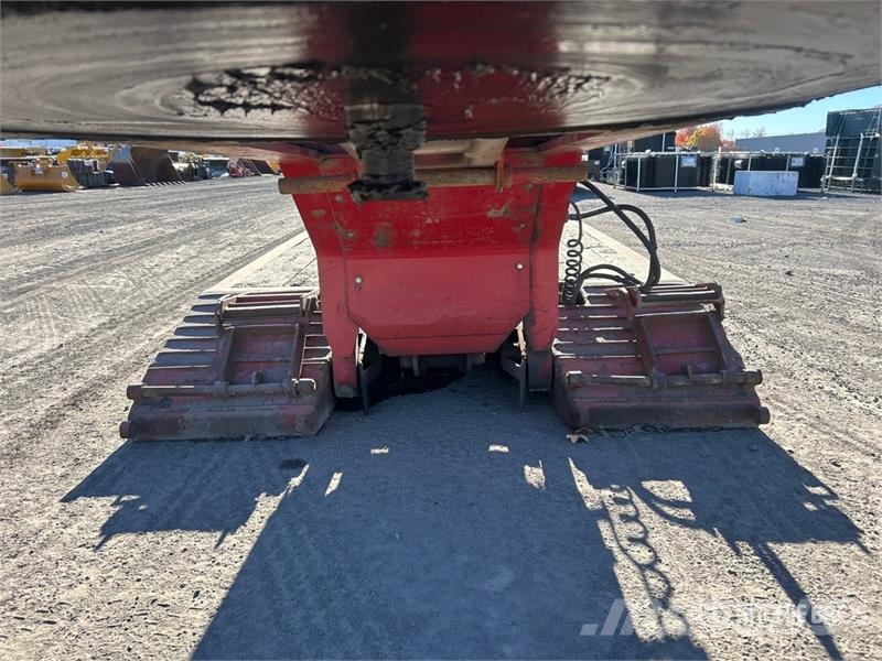 J.C. Trailer Quad/A Removable Gooseneck Lowboy Trailer Low loaders