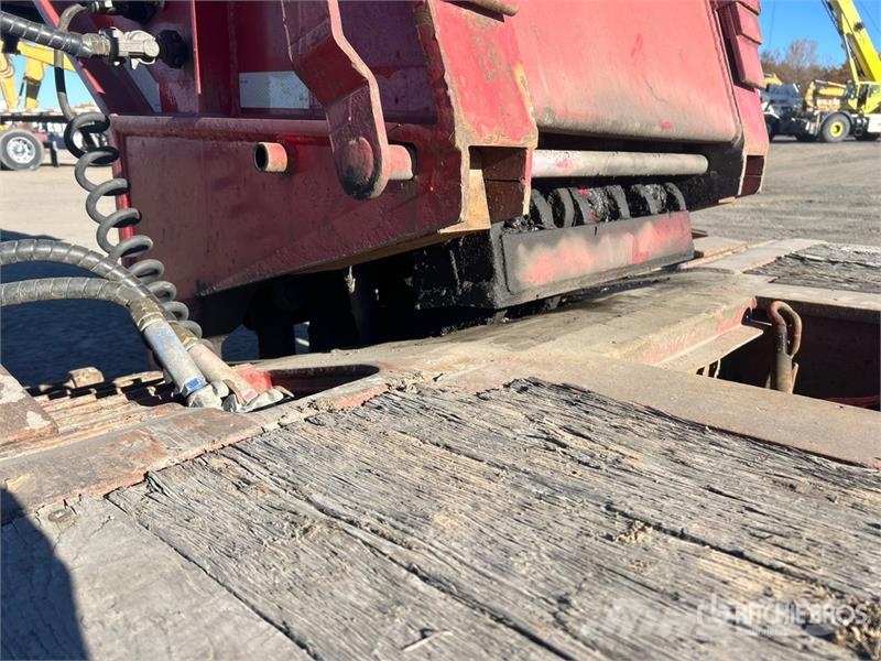 J.C. Trailer Quad/A Removable Gooseneck Lowboy Trailer Low loaders