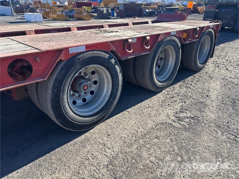 J.C. Trailer Quad/A Removable Gooseneck Lowboy Trailer Low loaders
