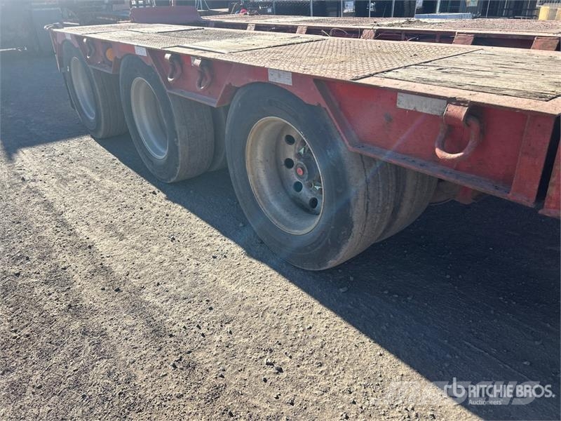 J.C. Trailer Quad/A Removable Gooseneck Lowboy Trailer Low loaders