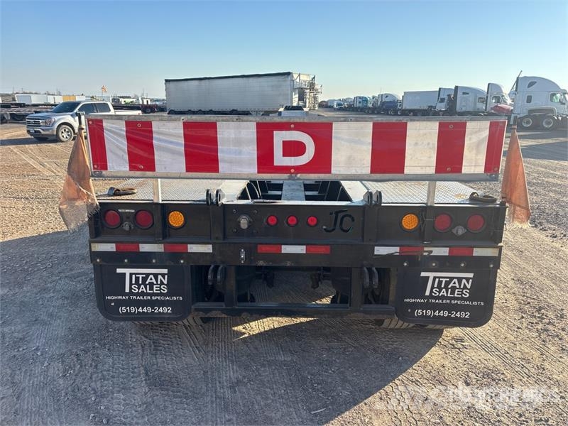 J.C. Trailer Tri/A Removable Gooseneck Lowboy Trailer Mélybölcsős