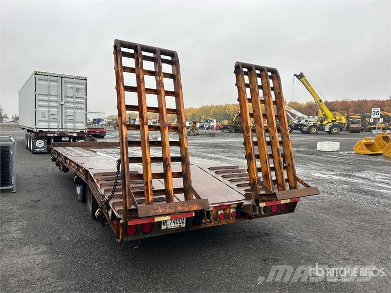 J C Trailers 24 ft T/A Equipment Trailer Prikolice za autotransportere