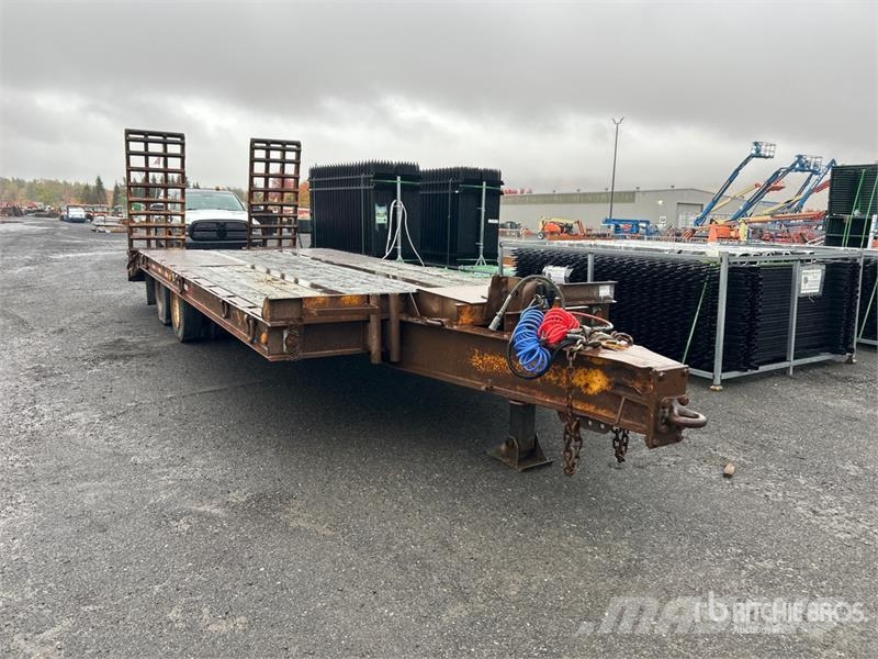 J C Trailers 24 ft T/A Equipment Trailer Prikolice za autotransportere