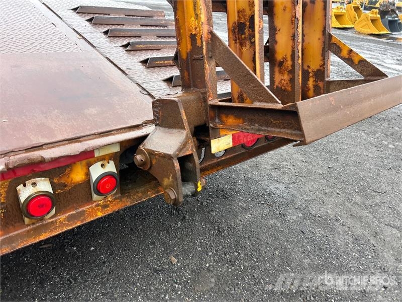 J C Trailers 24 ft T/A Equipment Trailer Prikolice za autotransportere