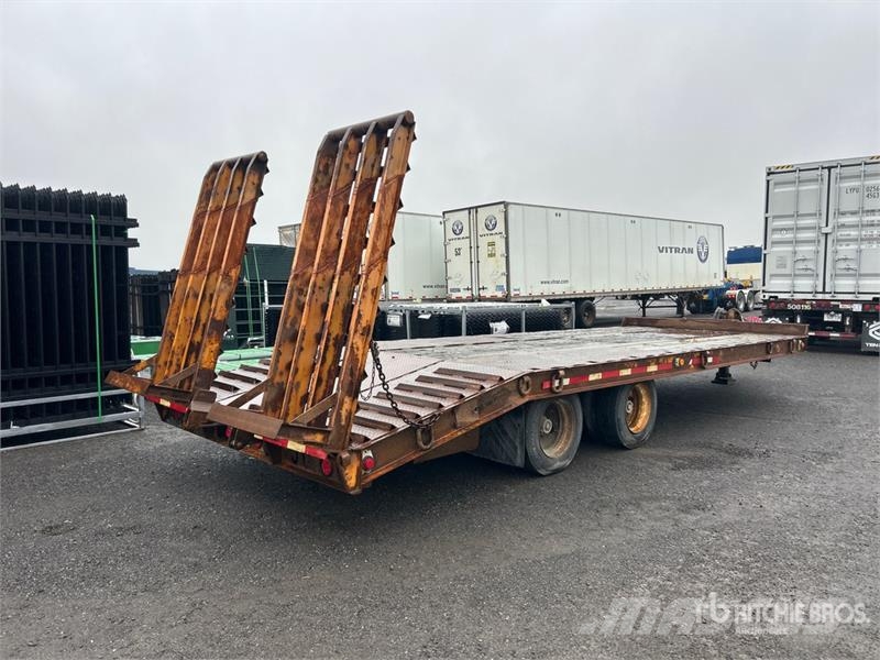 J C Trailers 24 ft T/A Equipment Trailer Prikolice za autotransportere