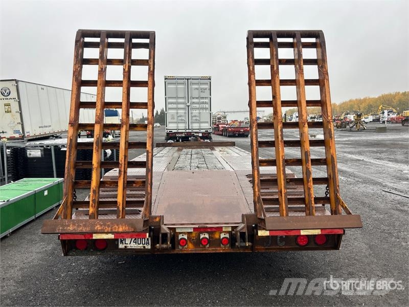 J C Trailers 24 ft T/A Equipment Trailer Prikolice za autotransportere