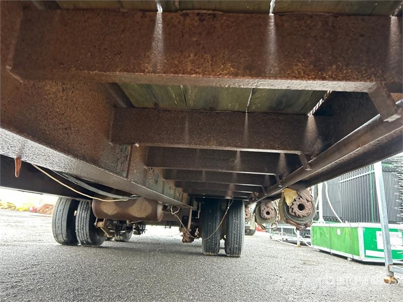 J C Trailers 24 ft T/A Equipment Trailer Prikolice za autotransportere