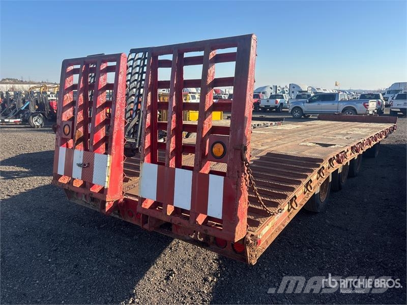 J C Trailers 32 ft Quad/A Equipment Trailer Autotransporter prikolice