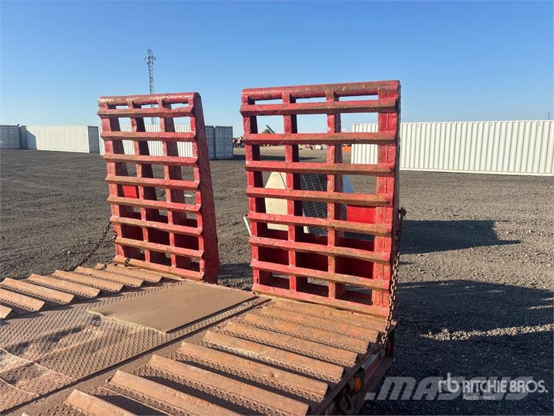 J C Trailers 32 ft Quad/A Equipment Trailer Autotransporter prikolice