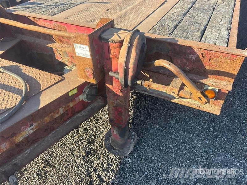 J C Trailers 32 ft Quad/A Equipment Trailer Autotransporter prikolice
