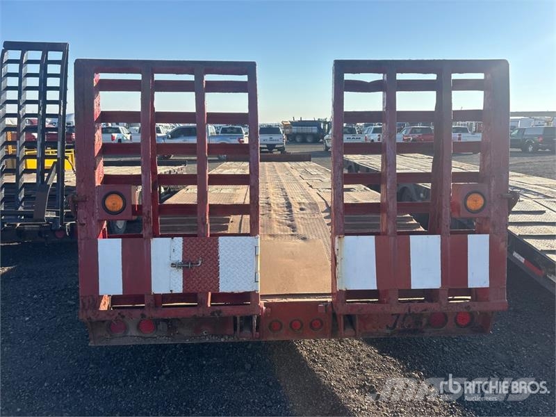 J C Trailers 32 ft Quad/A Equipment Trailer Autotransporter prikolice