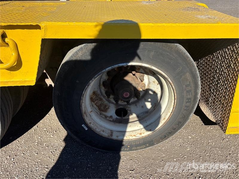  J C Trailers TGN Tri/A Removable Gooseneck Lowboy  Niski utovarivači