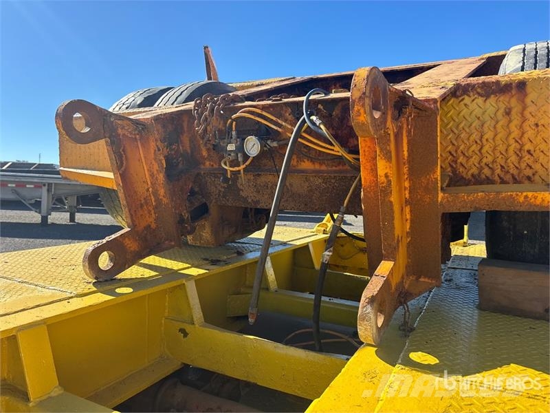  J C Trailers TGN Tri/A Removable Gooseneck Lowboy  Niski utovarivači