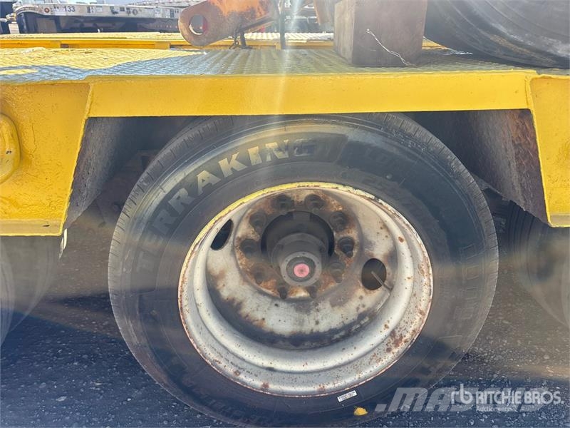  J C Trailers TGN Tri/A Removable Gooseneck Lowboy  Niski utovarivači