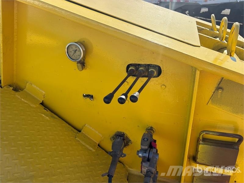  J C Trailers TGN Tri/A Removable Gooseneck Lowboy  Niski utovarivači