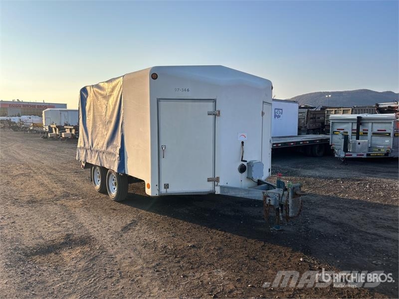 J & L 13 ft T/A Enclosed Trailer Прицепы-фургоны