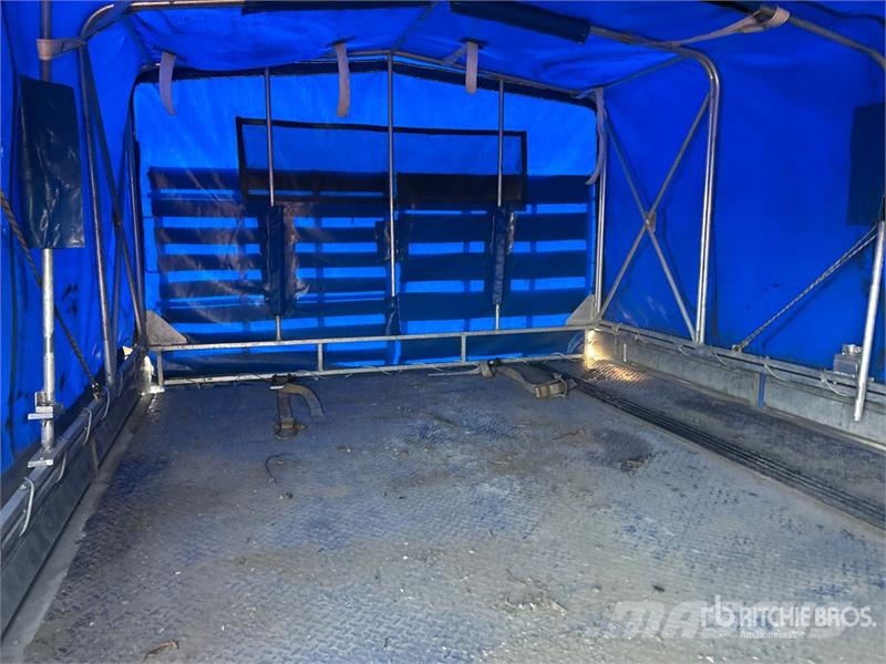 J & L 13 ft T/A Enclosed Trailer Прицепы-фургоны