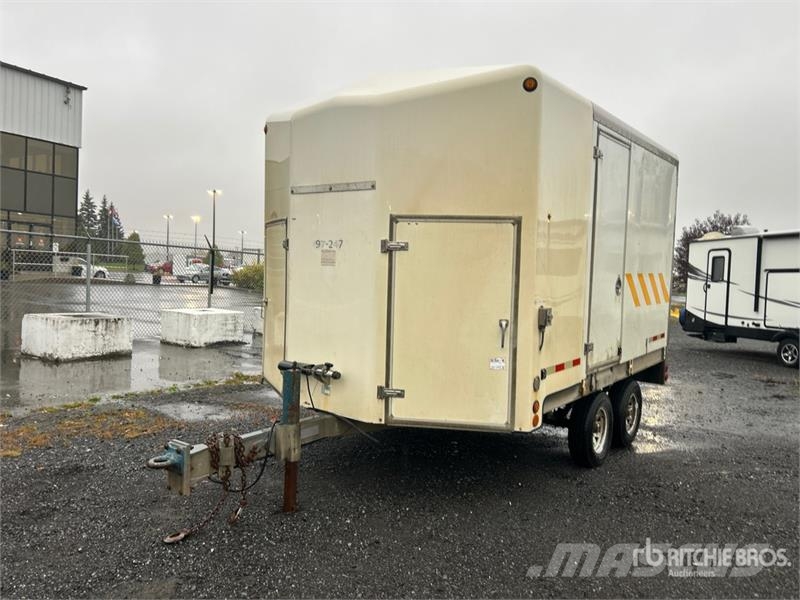 J.L. Leclerc 13 ft T/A Enclosed Trailer Rimorchi cassonati