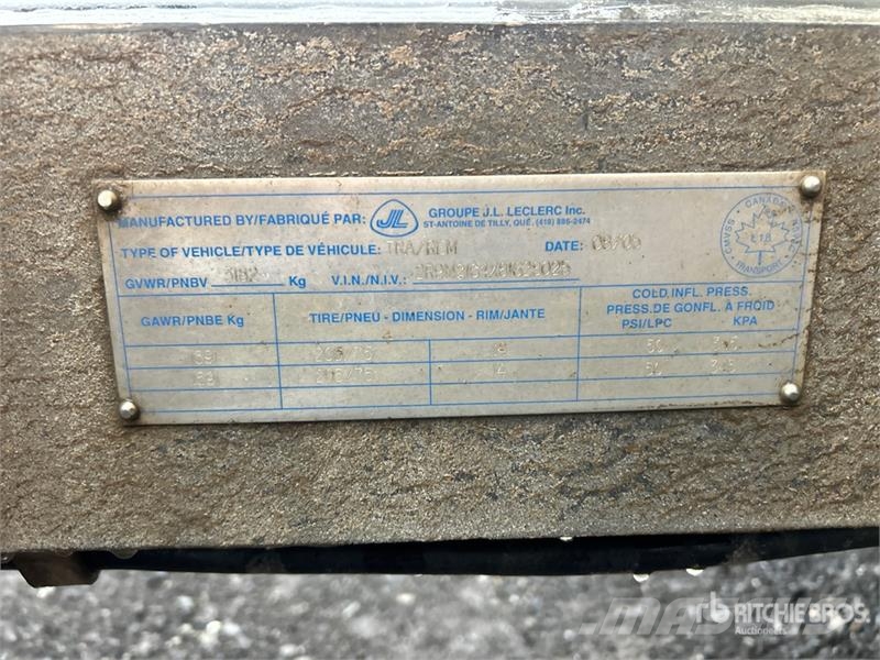 J.L. Leclerc 13 ft T/A Enclosed Trailer Rimorchi cassonati