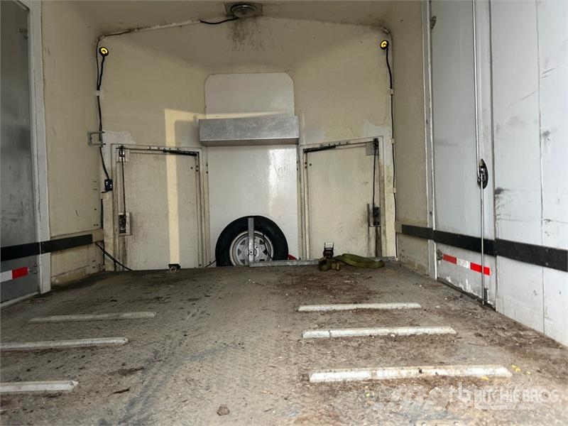 J.L. Leclerc 13 ft T/A Enclosed Trailer Rimorchi cassonati