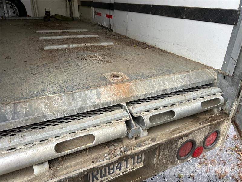 J.L. Leclerc 13 ft T/A Enclosed Trailer Rimorchi cassonati