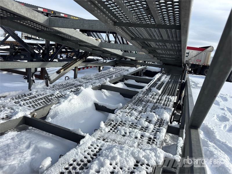 J & Trailers T/A Open Car Carrier Trailer Polprikolice za prevoz vozil