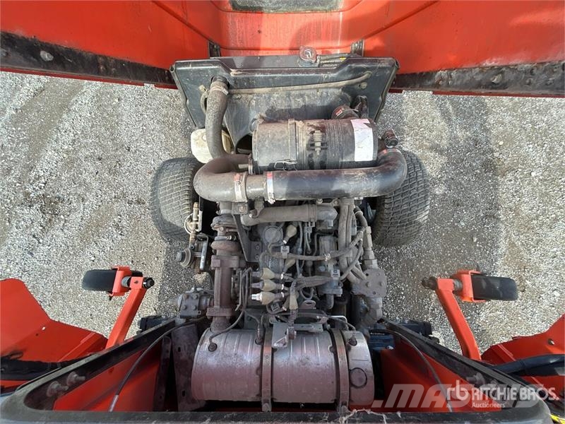 Jacobsen R311T 4x4 Ride-On Lawn Mower Mauriņa traktors
