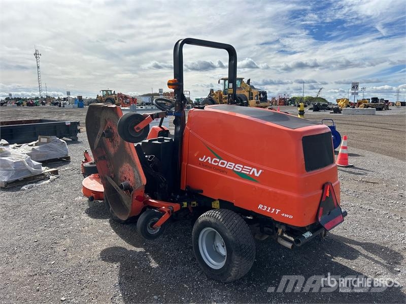 Jacobsen R311T 4x4 Ride-On Lawn Mower Mauriņa traktors