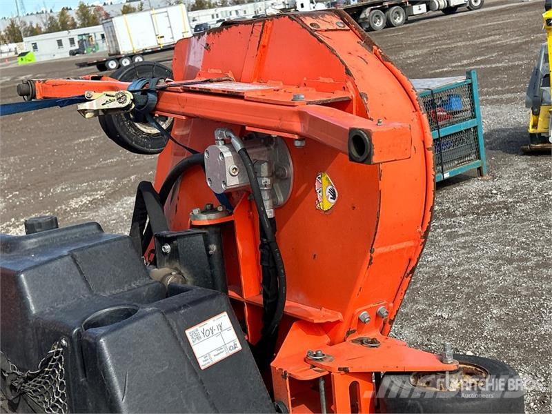 Jacobsen R311T 4x4 Ride-On Lawn Mower Mauriņa traktors